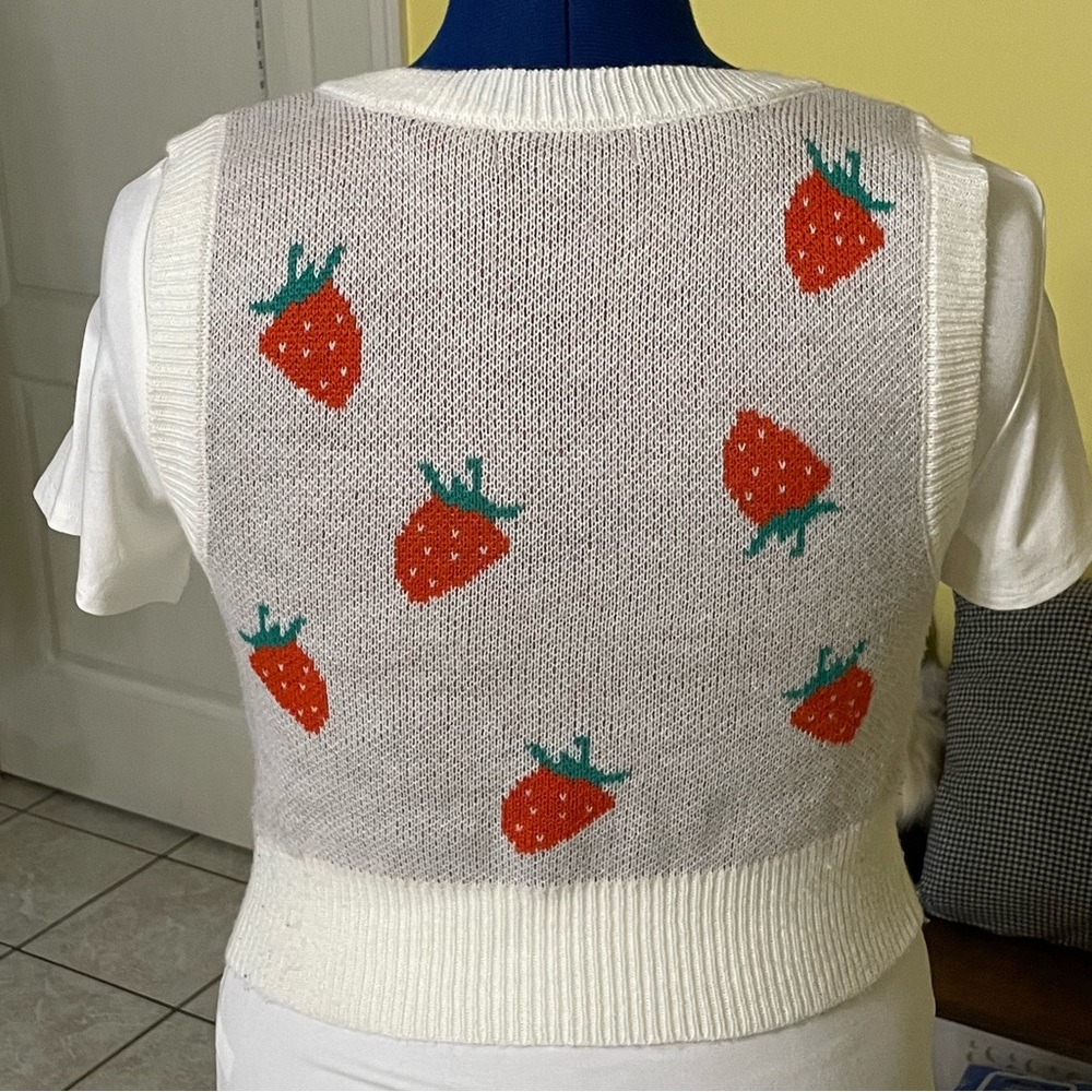 No Comment Strawberry Pattern Knit Vest - Picture 4 of 10